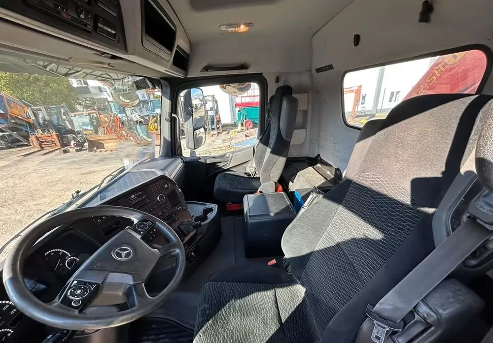 Camião basculante Mercedes-Benz Arocs 2648/3 – 3-stronny wywrotka Meiller / Żuraw Palfinger PK23002 / 2x BORDMATIK / Automatyczna: foto 15 Camião basculante Mercedes-Benz Arocs 2648/3 – 3-stronny wywrotka Meiller / Żuraw Palfinger PK23002 / 2x BORDMATIK / Automatyczna: foto 15