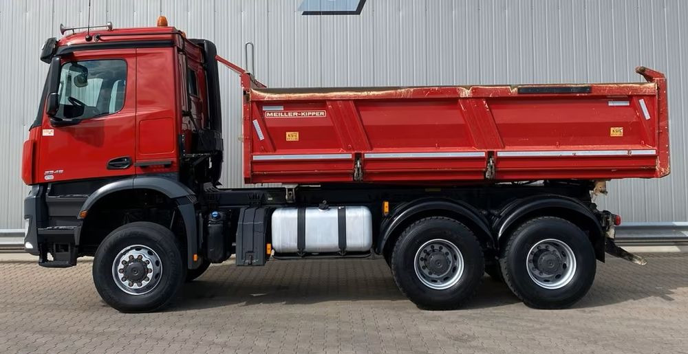 Mercedes-Benz Arocs 3345 | 6x6 Allrad | Wywrotka MEILLER Bordmatik | Euro 6 | - Camião basculante: foto 3 Mercedes-Benz Arocs 3345 | 6x6 Allrad | Wywrotka MEILLER Bordmatik | Euro 6 | - Camião basculante: foto 3