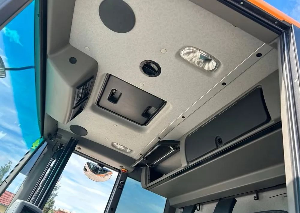 Locação financeira de  Mercedes-Benz Econic 2630 L Faun Variopress Zöller / 1. właściciel / Euro6 / 6x2 / Mercedes-Benz Econic 2630 L Faun Variopress Zöller / 1. właściciel / Euro6 / 6x2 /: foto 7