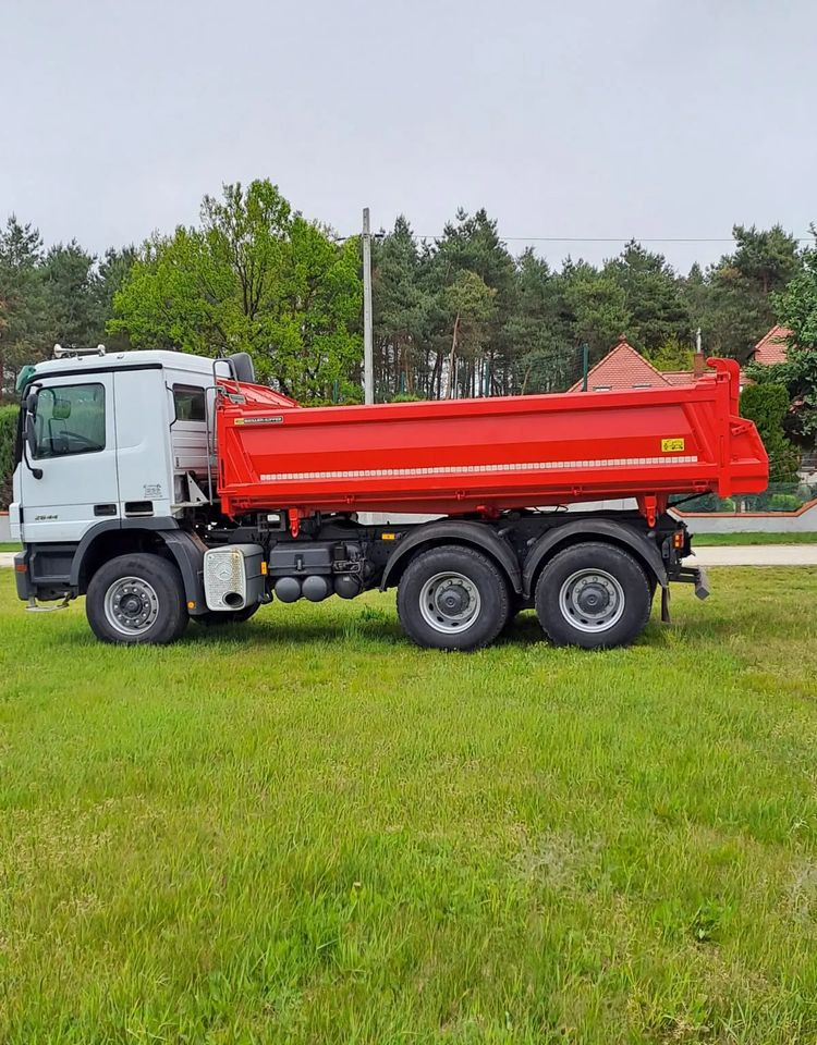 Mercedes-Benz Mercedes-Benz Actros 2644 K/ 6x4 / Meiller Retarder /Wywrotka/Euro 3 - Camião basculante: foto 2 Mercedes-Benz Mercedes-Benz Actros 2644 K/ 6x4 / Meiller Retarder /Wywrotka/Euro 3 - Camião basculante: foto 2