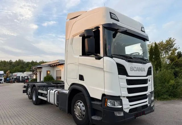 Scania R450 BDF • 6x2 • Euro 6d • Skrętna tylna oś • Retarder • Pod zabudowę • - Camião chassi: foto 2 Scania R450 BDF • 6x2 • Euro 6d • Skrętna tylna oś • Retarder • Pod zabudowę • - Camião chassi: foto 2
