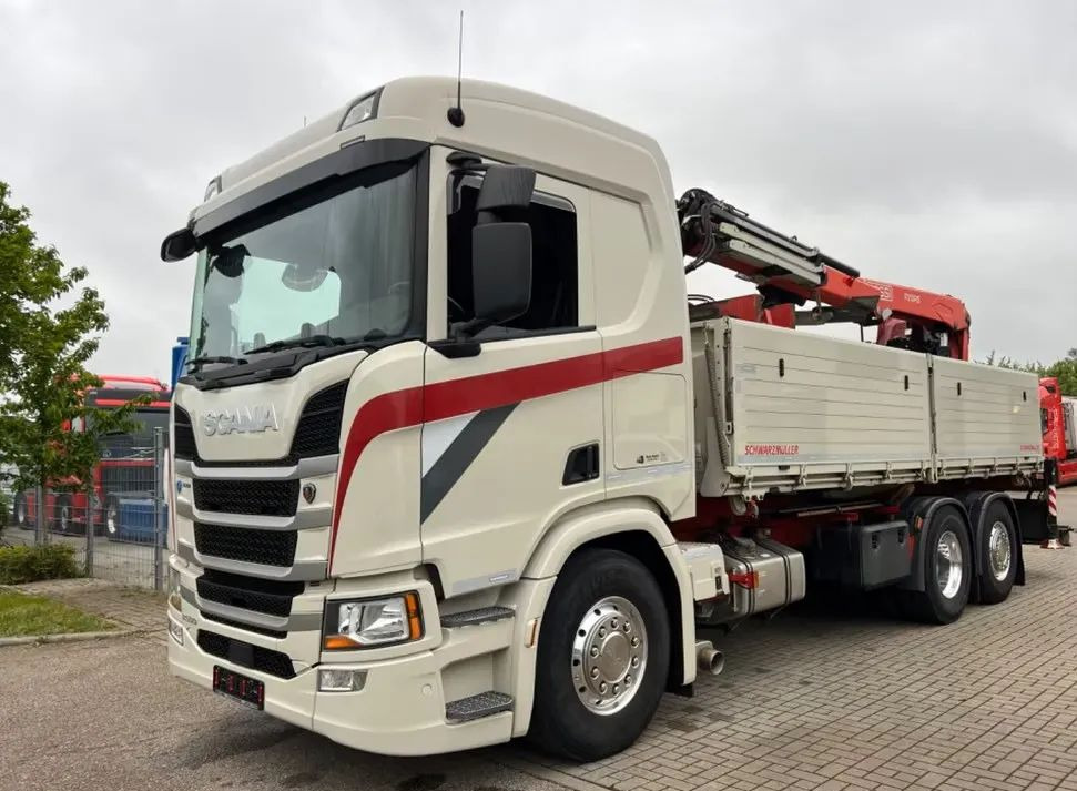 Scania R500 Baustoff / 2-stronna wywrotka Schwarzmüller /HDS Fassi F215 / Euro 6 / Napęd na tylną oś - Camião basculante, Camião grua: foto 2 Scania R500 Baustoff / 2-stronna wywrotka Schwarzmüller /HDS Fassi F215 / Euro 6 / Napęd na tylną oś - Camião basculante, Camião grua: foto 2