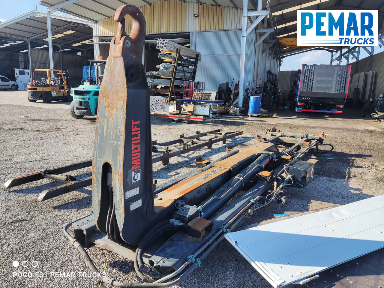 HIAB MULTILIFT HOOKLIFT 21T BRAZO ARTICULADO - Ferramenta/ Equipamento: foto 3 HIAB MULTILIFT HOOKLIFT 21T BRAZO ARTICULADO - Ferramenta/ Equipamento: foto 3