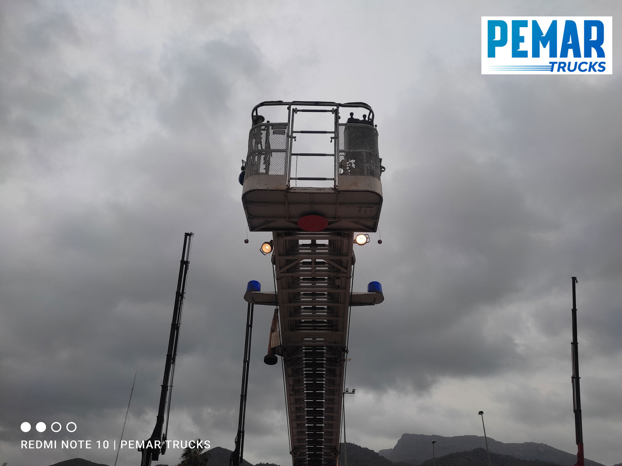 Carro de bombeiro SCANIA G93 250 ESCALERA BOMBEROS: foto 36