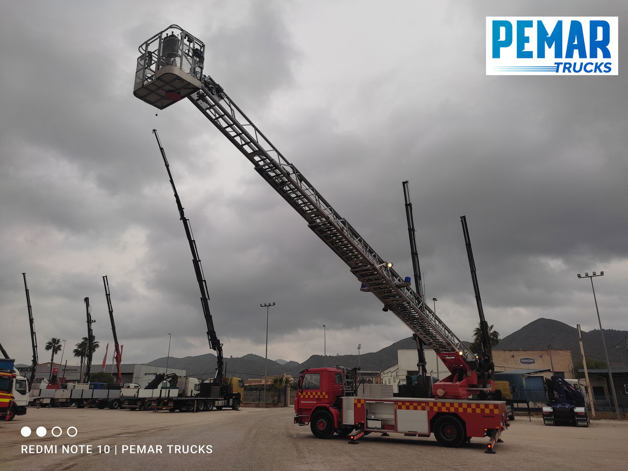 Carro de bombeiro SCANIA G93 250 ESCALERA BOMBEROS: foto 39