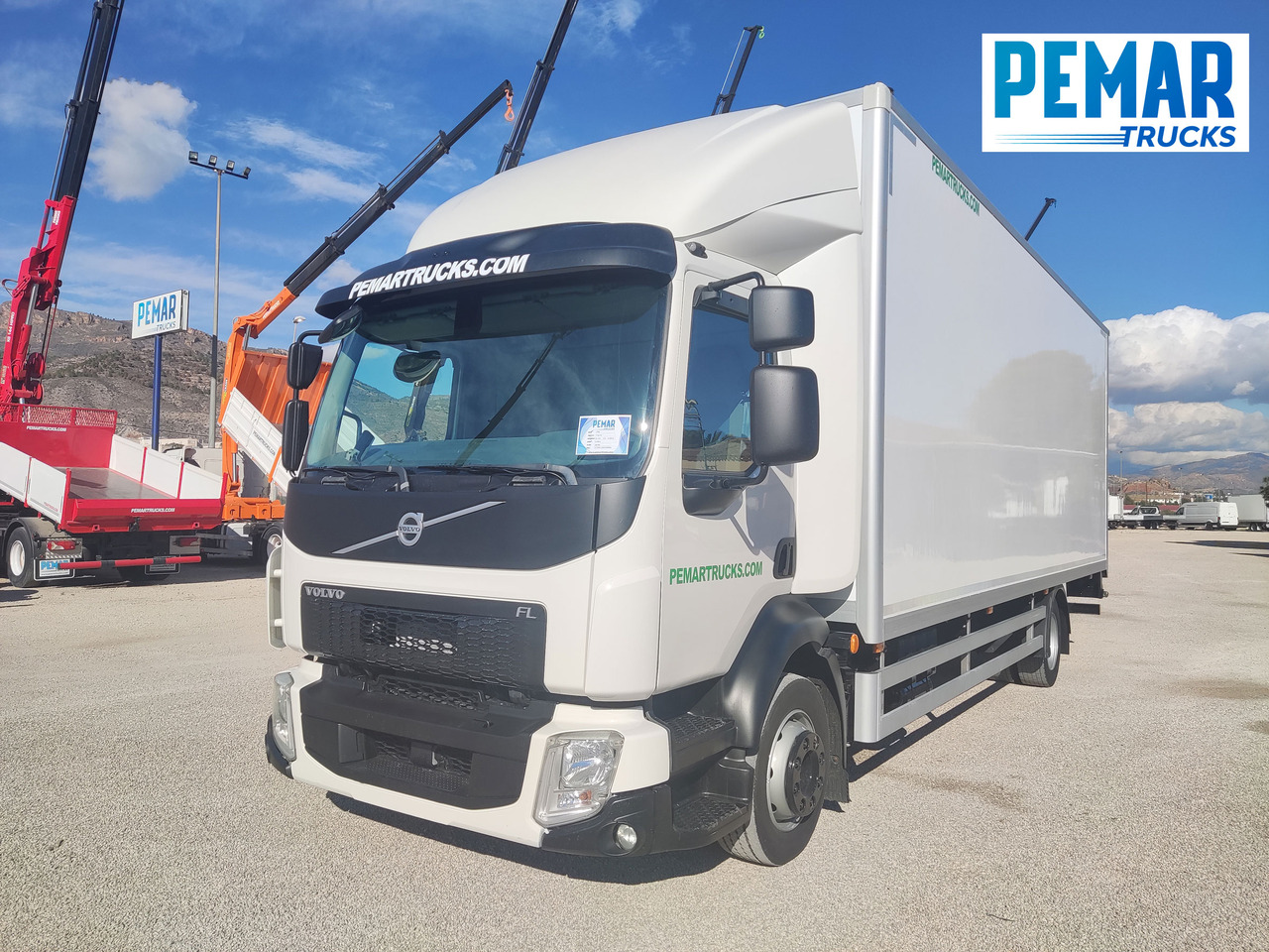 VOLVO FL 210 12T CAJA CERRADA - Camião furgão: foto 1 VOLVO FL 210 12T CAJA CERRADA - Camião furgão: foto 1