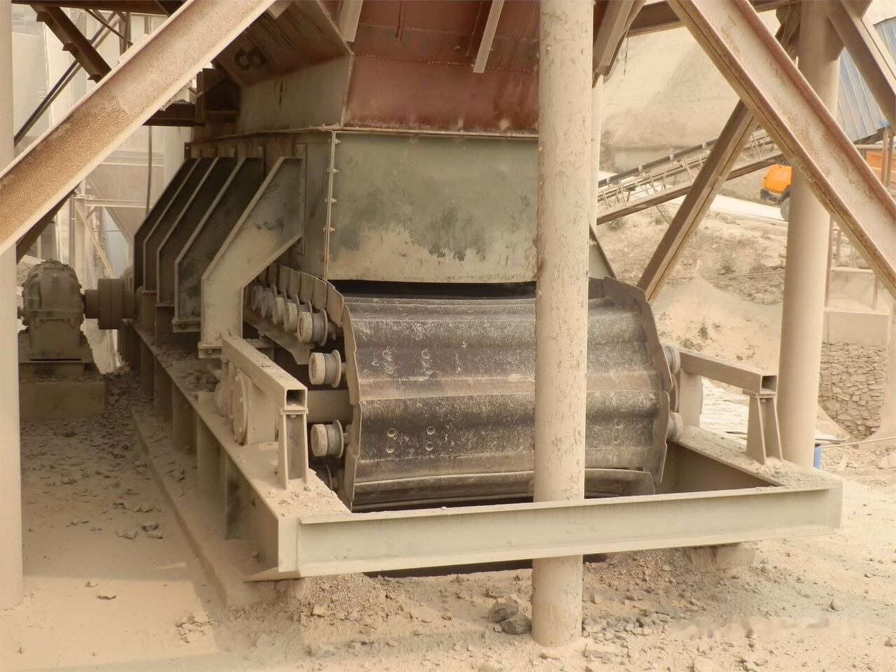 Kinglink WBW140 APRON FEEDER - Máquina de mineração: foto 1 Kinglink WBW140 APRON FEEDER - Máquina de mineração: foto 1