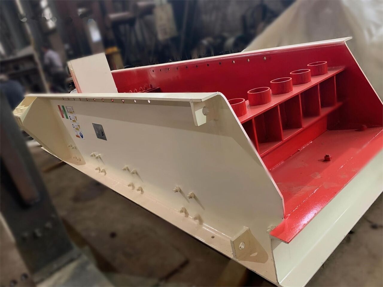 Kinglink ZSW380X96 Grizzly Vibrating Feeder - Máquina de mineração: foto 1 Kinglink ZSW380X96 Grizzly Vibrating Feeder - Máquina de mineração: foto 1