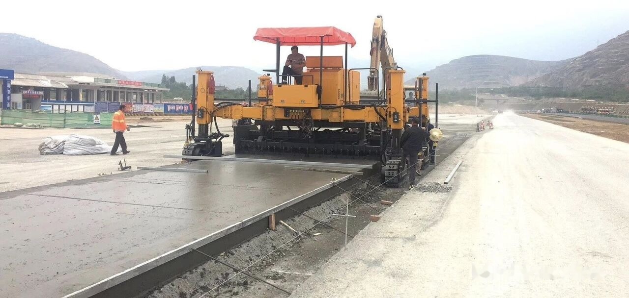 Wirtgen SP500 Concrete Slipform Paver - Pavimentadora de betão: foto 5 Wirtgen SP500 Concrete Slipform Paver - Pavimentadora de betão: foto 5