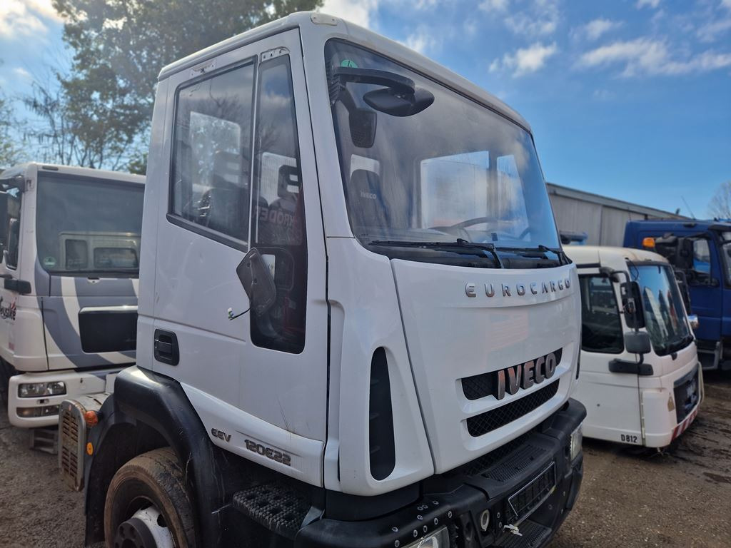 IVECO EUROCARGO - Cabine para Camião: foto 3 IVECO EUROCARGO - Cabine para Camião: foto 3