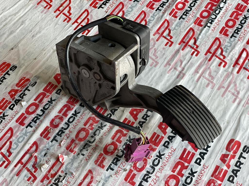 MAN 81.25970.6100 - Pedal para Camião: foto 2 MAN 81.25970.6100 - Pedal para Camião: foto 2