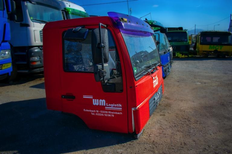 MAN L2000 - Cabine para Camião: foto 3 MAN L2000 - Cabine para Camião: foto 3