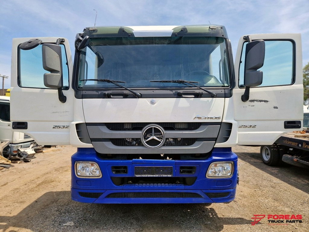 MERCEDES ACTROS MP3 SMALL WHITE - Cabine: foto 3 MERCEDES ACTROS MP3 SMALL WHITE - Cabine: foto 3