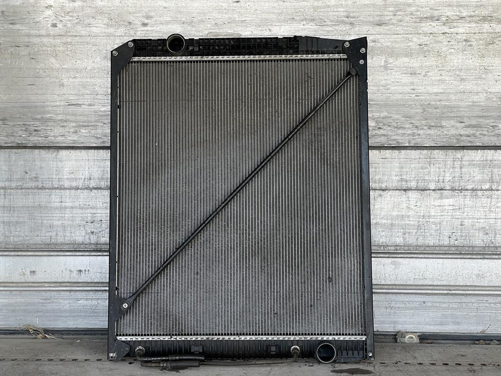 MERCEDES-BENZ ACTROS - BEHR - A 942 500 10 03 - Radiador para Camião: foto 2 MERCEDES-BENZ ACTROS - BEHR - A 942 500 10 03 - Radiador para Camião: foto 2