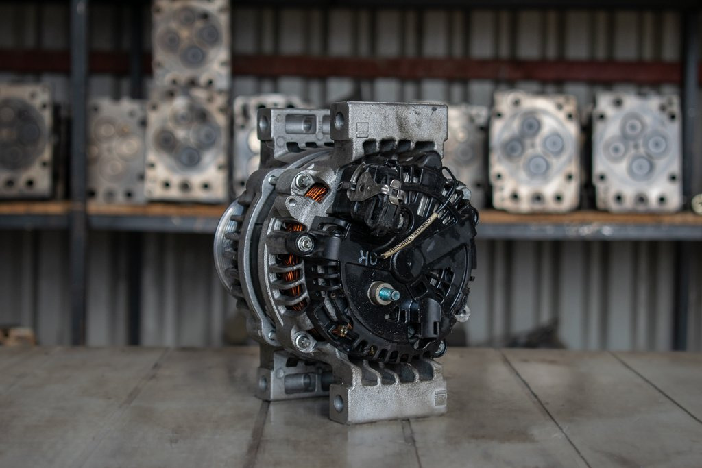 MERCEDES-BENZ ACTROS MP IV - EURO VI - Alternador para Camião: foto 3 MERCEDES-BENZ ACTROS MP IV - EURO VI - Alternador para Camião: foto 3