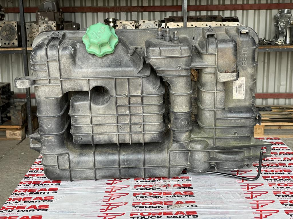 MERCEDES-BENZ ACTROS MP4 - A 960 501 41 03 - Tanque de expansão para Camião: foto 1 MERCEDES-BENZ ACTROS MP4 - A 960 501 41 03 - Tanque de expansão para Camião: foto 1