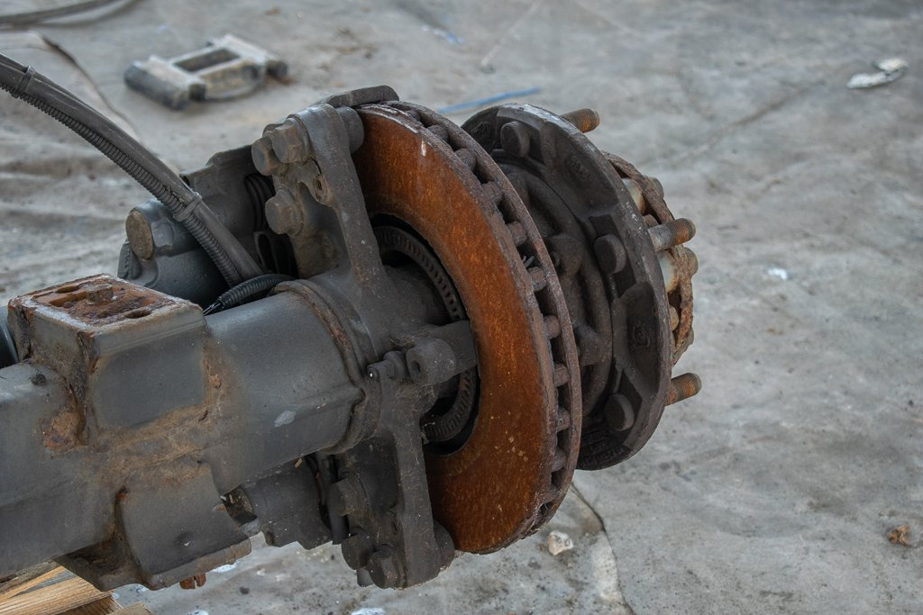 MERCEDES-BENZ ATEGO - 6HOLE - DRIVER - Pinça de freio para Camião: foto 2 MERCEDES-BENZ ATEGO - 6HOLE - DRIVER - Pinça de freio para Camião: foto 2