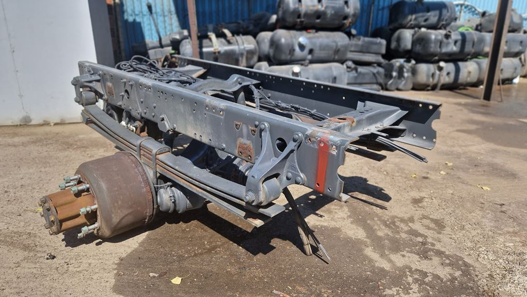 MERCEDES-BENZ ATEGO DIFFERENTIAL SPRINGS 3 LEAFS - Transmissão para Camião: foto 1 MERCEDES-BENZ ATEGO DIFFERENTIAL SPRINGS 3 LEAFS - Transmissão para Camião: foto 1