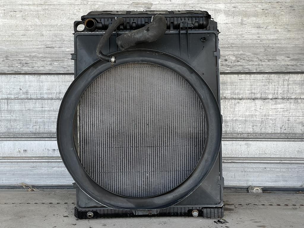 MERCEDES-BENZ AXOR - BEHR 376 721 261 - Radiador para Camião: foto 2 MERCEDES-BENZ AXOR - BEHR 376 721 261 - Radiador para Camião: foto 2