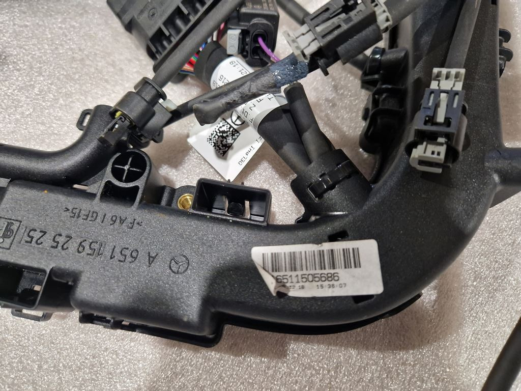 MERCEDES-BENZ SPRINTER OM 651 - A 651 159 2525 - Cables/ Wire harness para Camião: foto 3 MERCEDES-BENZ SPRINTER OM 651 - A 651 159 2525 - Cables/ Wire harness para Camião: foto 3