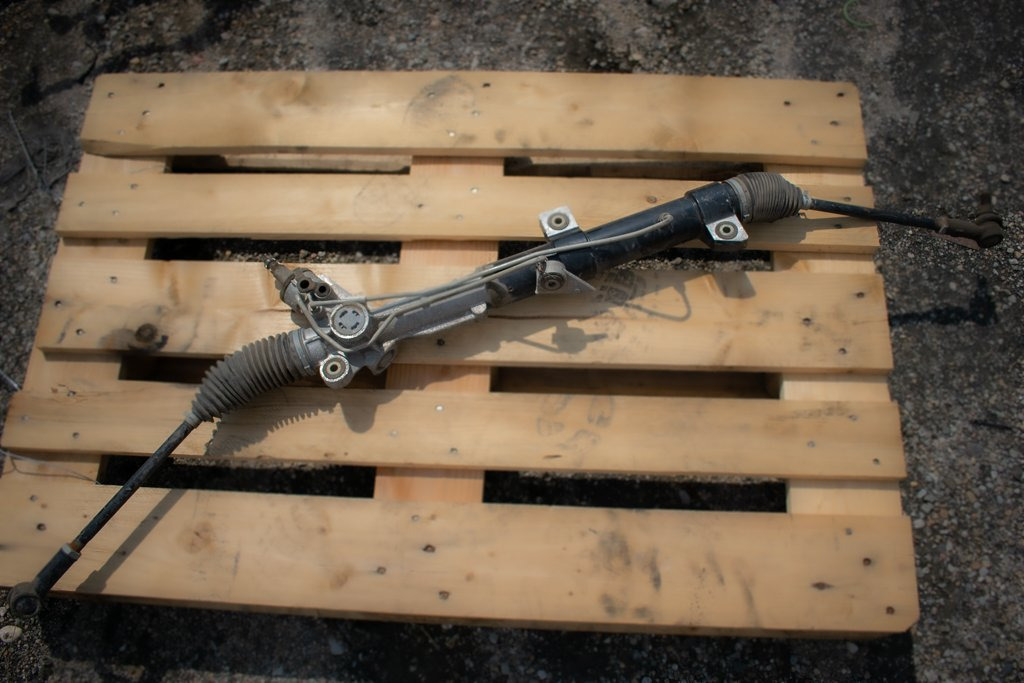 MERCEDES-BENZ VITO 638 - Caixa de direção para Camião: foto 1 MERCEDES-BENZ VITO 638 - Caixa de direção para Camião: foto 1