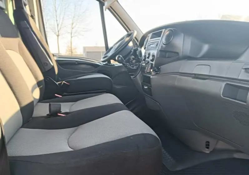 Iveco 35C13, 35C12, 35C14, 35C15 - Carrinha frigorífica: foto 5 Iveco 35C13, 35C12, 35C14, 35C15 - Carrinha frigorífica: foto 5