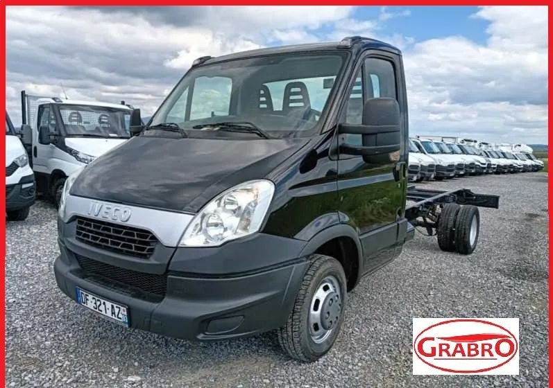 Iveco 35C13, 35C12, 35C14, 35C15 - Camião chassi: foto 1 Iveco 35C13, 35C12, 35C14, 35C15 - Camião chassi: foto 1