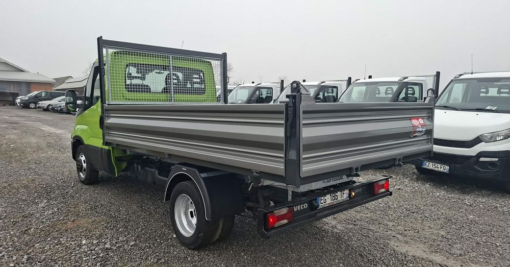 Iveco 35C13, 35C14, 35C15 - Carrinha basculante: foto 5 Iveco 35C13, 35C14, 35C15 - Carrinha basculante: foto 5