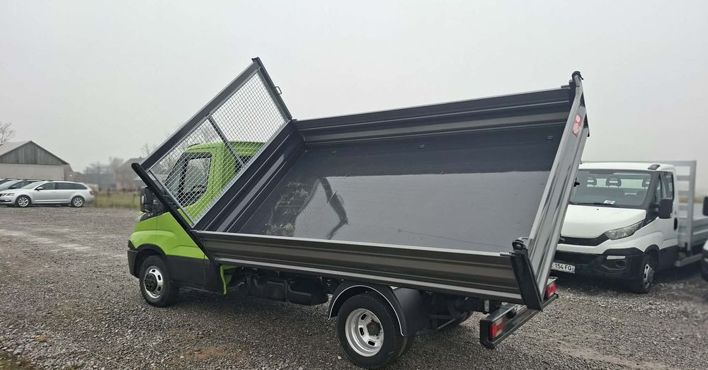 Iveco 35C13, 35C14, 35C15 - Carrinha basculante: foto 3 Iveco 35C13, 35C14, 35C15 - Carrinha basculante: foto 3