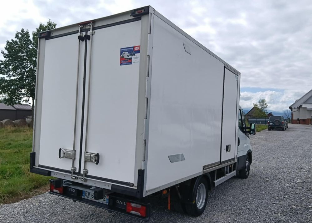 Iveco 35C14, 35C13, 35C12 - Carrinha frigorífica: foto 3 Iveco 35C14, 35C13, 35C12 - Carrinha frigorífica: foto 3