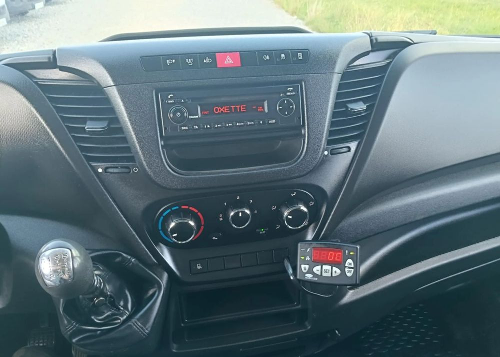 Iveco 35S16, 35S15, 35S14, 35S13, 35C13, 35C14 - Carrinha frigorífica: foto 4 Iveco 35S16, 35S15, 35S14, 35S13, 35C13, 35C14 - Carrinha frigorífica: foto 4