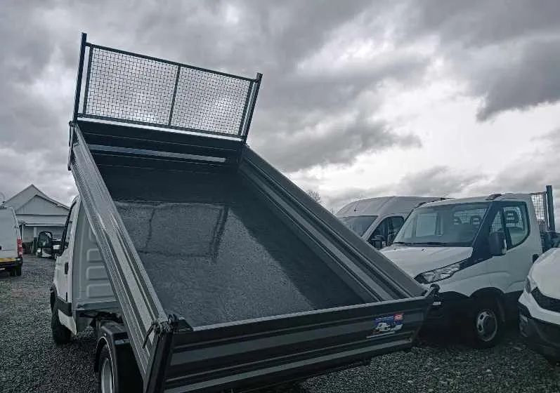 Iveco DAILY 35C13, 35C12, 35C15 - Carrinha basculante: foto 5 Iveco DAILY 35C13, 35C12, 35C15 - Carrinha basculante: foto 5