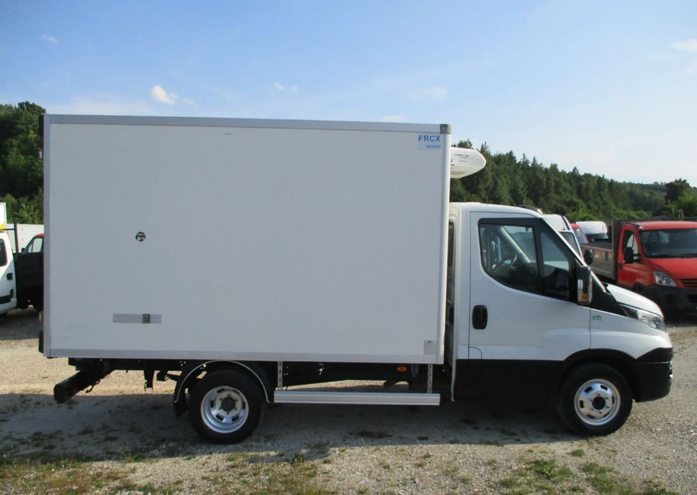 Iveco Daily 35C13 chłodnia Mroźnia na bliźniaku 35-130 Thermo King agregat - Carrinha frigorífica: foto 3 Iveco Daily 35C13 chłodnia Mroźnia na bliźniaku 35-130 Thermo King agregat - Carrinha frigorífica: foto 3
