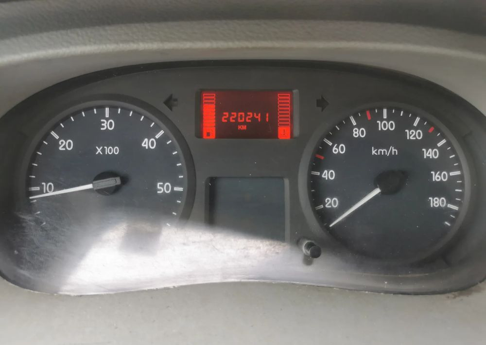 Locação financeira de  Renault Master L2H2 doka 7-osobowy Dubel 120dCi Brygadówka Renault Master L2H2 doka 7-osobowy Dubel 120dCi Brygadówka: foto 14