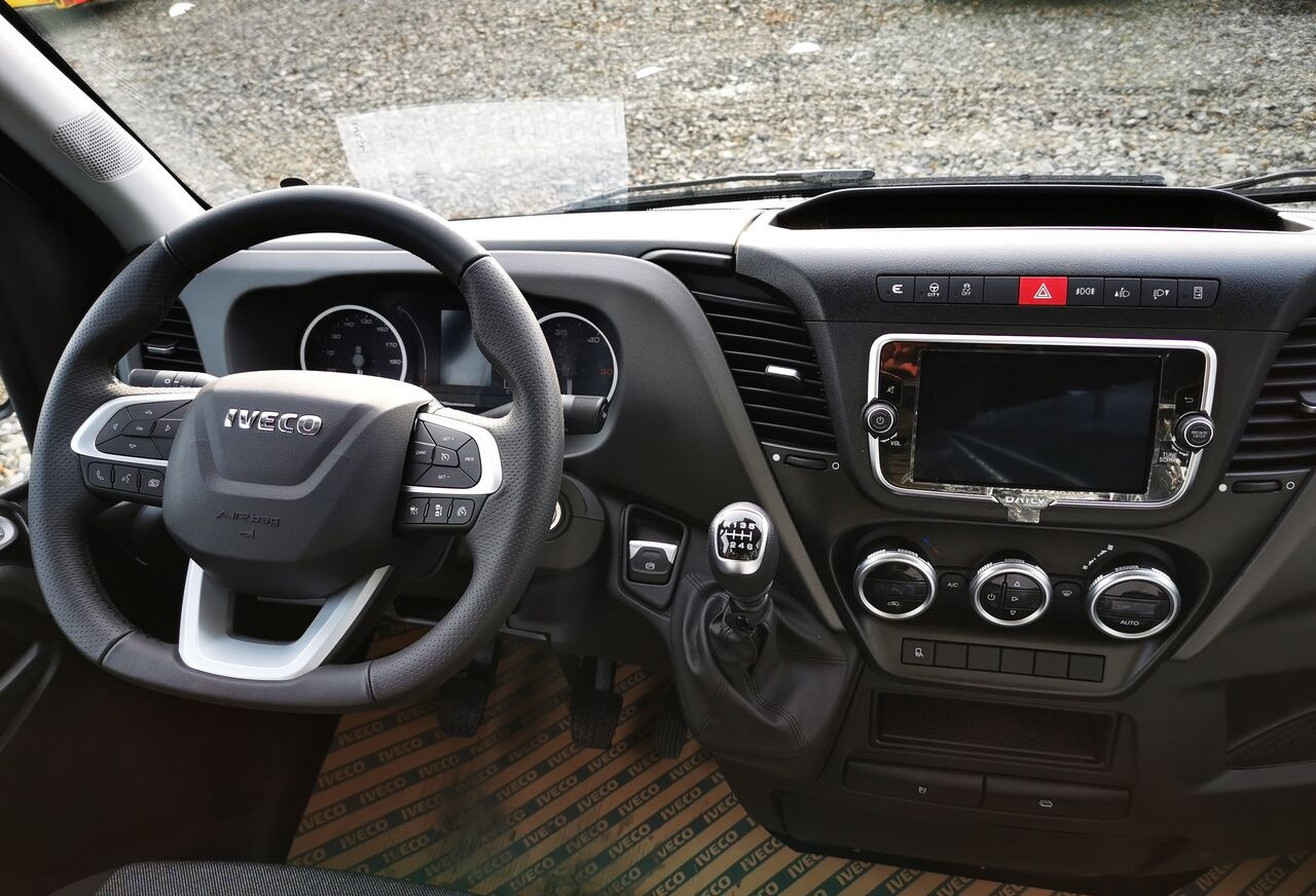 IVECO Daily 35S18 - Furgão: foto 5 IVECO Daily 35S18 - Furgão: foto 5