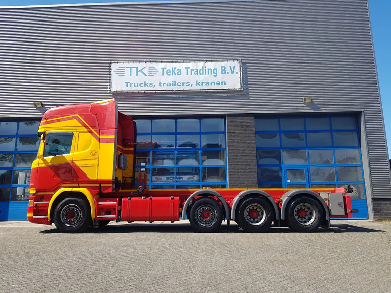 Scania R450 8x2 Topline ADR EX/II, EX/III, FL en AT SCR only - Camião transportador de contêineres/ Caixa móvel: foto 3 Scania R450 8x2 Topline ADR EX/II, EX/III, FL en AT SCR only - Camião transportador de contêineres/ Caixa móvel: foto 3
