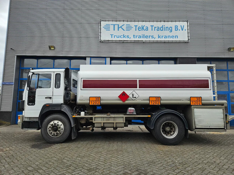 Volvo F S7 18 HOBUR 14.800 Liter 3 Compartments Steel Manual - Camião cisterna: foto 4 Volvo F S7 18 HOBUR 14.800 Liter 3 Compartments Steel Manual - Camião cisterna: foto 4