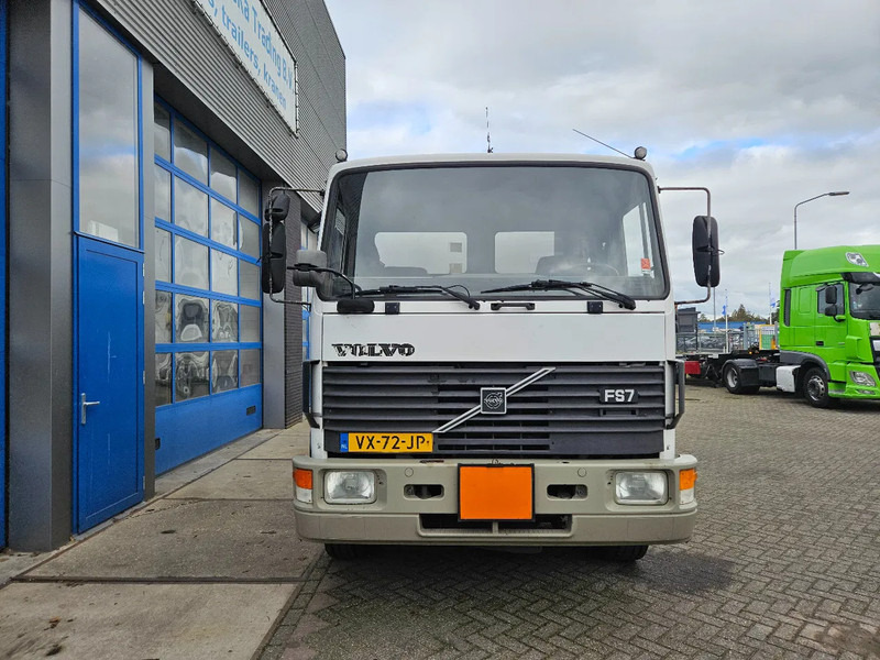 Volvo F S7 18 HOBUR 14.800 Liter 3 Compartments Steel Manual - Camião cisterna: foto 3 Volvo F S7 18 HOBUR 14.800 Liter 3 Compartments Steel Manual - Camião cisterna: foto 3