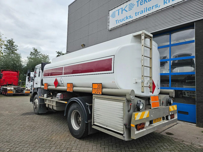 Volvo F S7 18 HOBUR 14.800 Liter 3 Compartments Steel Manual - Camião cisterna: foto 5 Volvo F S7 18 HOBUR 14.800 Liter 3 Compartments Steel Manual - Camião cisterna: foto 5