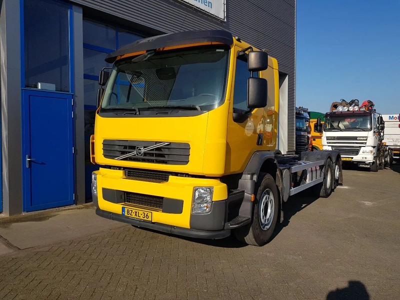 Volvo FE 300 EEV 6X2 Retarder Pto 234.000 KM TÜV - Camião chassi: foto 2 Volvo FE 300 EEV 6X2 Retarder Pto 234.000 KM TÜV - Camião chassi: foto 2