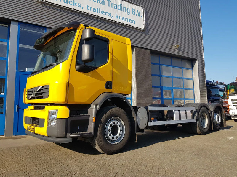 Volvo FE 300 EEV 6X2 Retarder Pto 234.000 KM TÜV - Camião chassi: foto 1 Volvo FE 300 EEV 6X2 Retarder Pto 234.000 KM TÜV - Camião chassi: foto 1