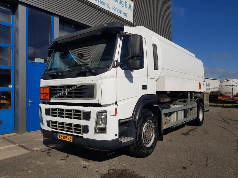 Volvo FM 9.340 Petrol, Diesel 17000 Ltr. 3 Compartementen - Camião cisterna: foto 1 Volvo FM 9.340 Petrol, Diesel 17000 Ltr. 3 Compartementen - Camião cisterna: foto 1
