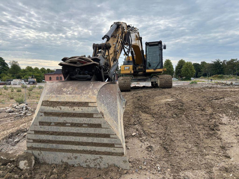 Caterpillar 323 - Escavadora de rastos: foto 2 Caterpillar 323 - Escavadora de rastos: foto 2