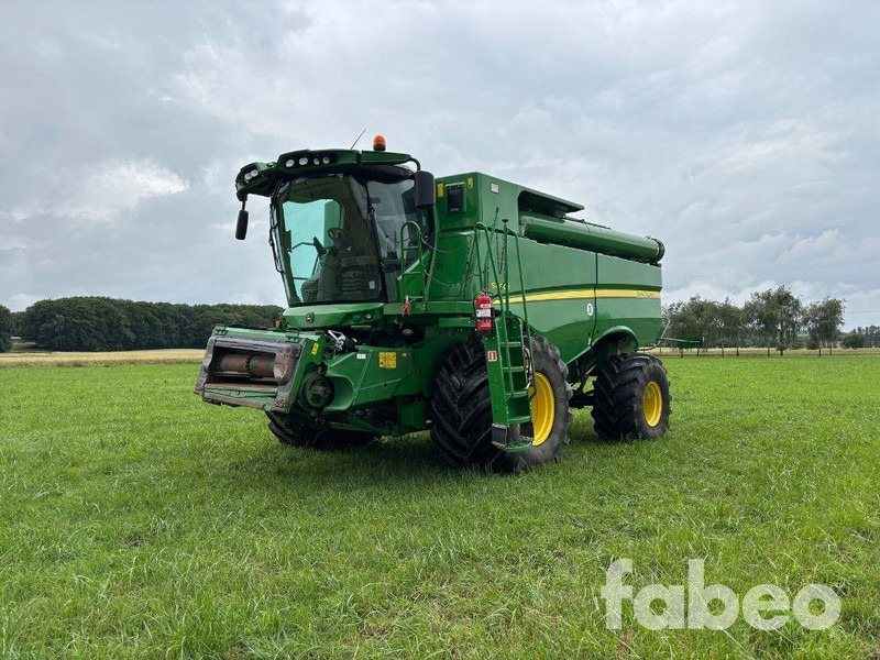 John Deere S690i - Ceifeira debulhadora: foto 1 John Deere S690i - Ceifeira debulhadora: foto 1