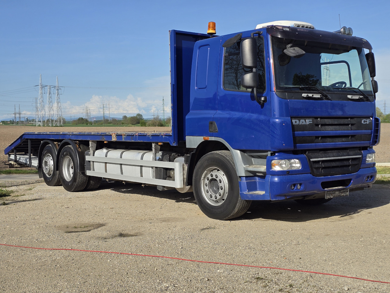 DAF CF 360 MACHINE TRANSPORTER - Camião transporte de veículos: foto 2 DAF CF 360 MACHINE TRANSPORTER - Camião transporte de veículos: foto 2