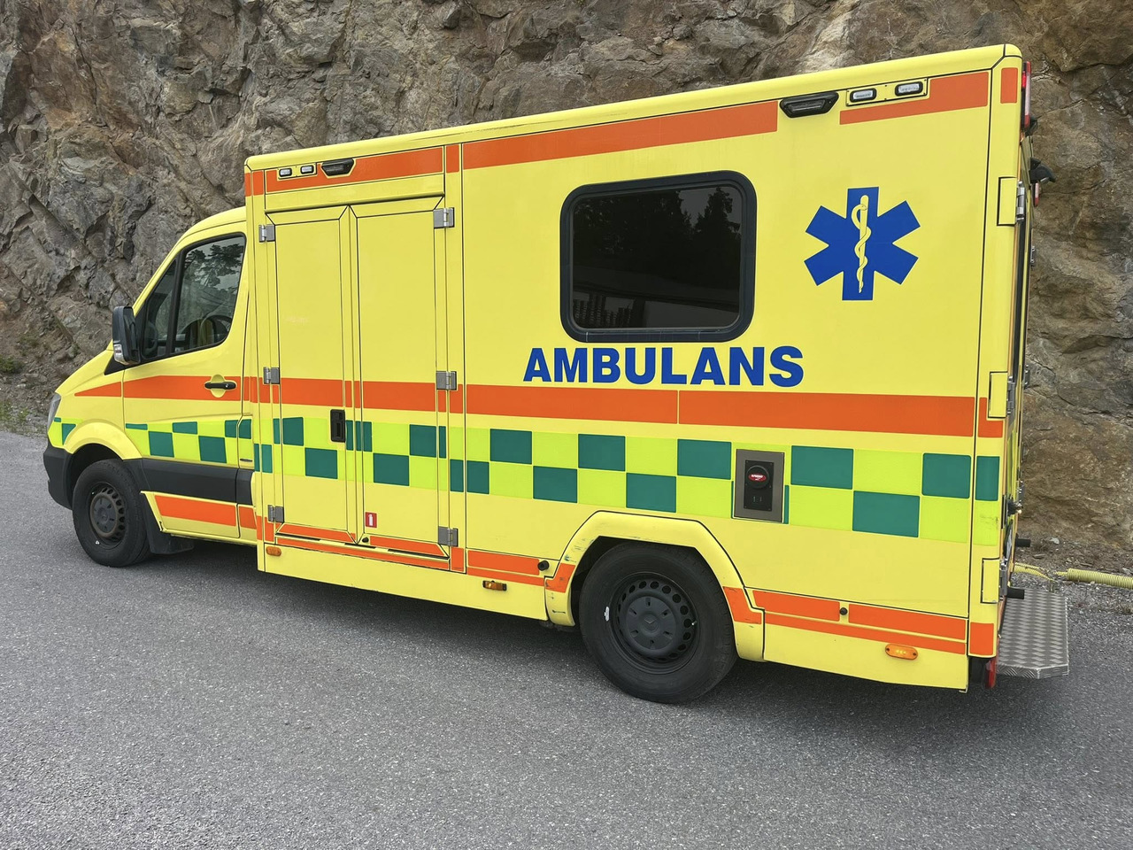 MERCEDES-BENZ Sprinter 319 - AMBULANCE / Krankenwagen / швидка допомога - Ambulância: foto 3 MERCEDES-BENZ Sprinter 319 - AMBULANCE / Krankenwagen / швидка допомога - Ambulância: foto 3