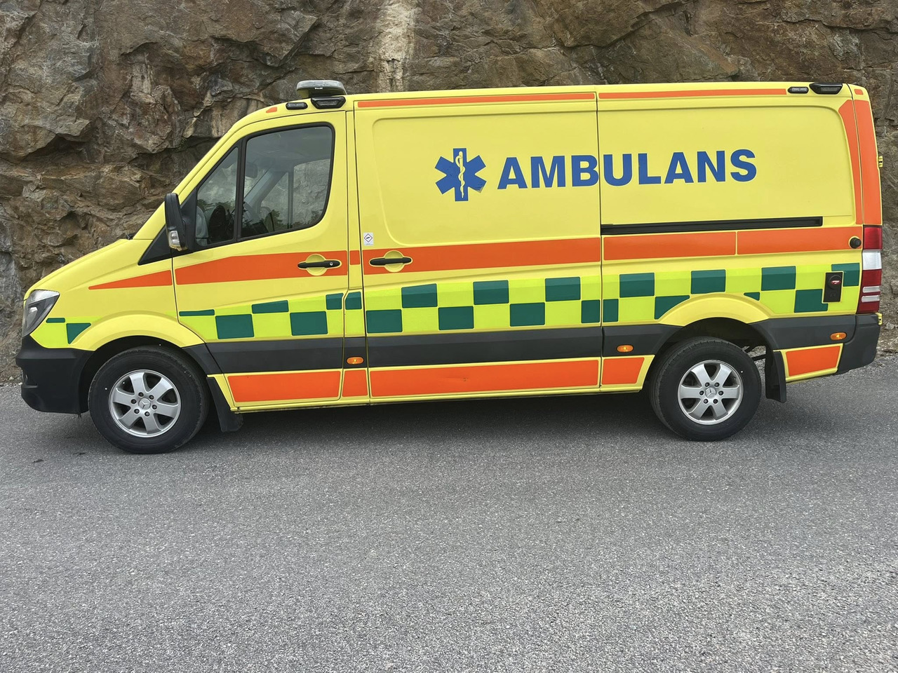 MERCEDES-BENZ Sprinter 319 - AMBULANCE - Ambulância: foto 3 MERCEDES-BENZ Sprinter 319 - AMBULANCE - Ambulância: foto 3
