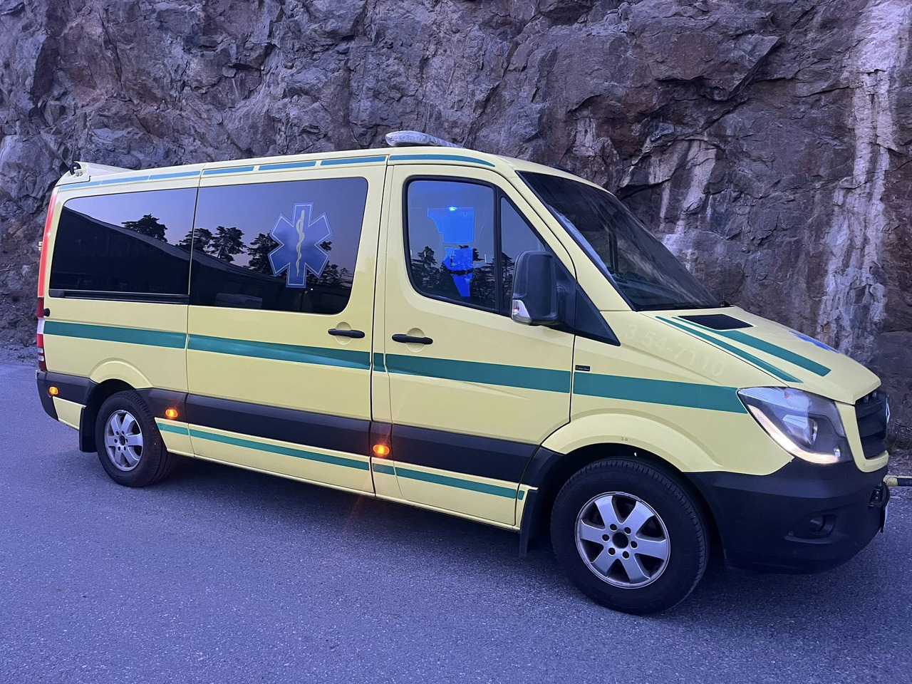 Mercedes-Benz Sprinter 316 - 2 stretcher - Ambulância: foto 1 Mercedes-Benz Sprinter 316 - 2 stretcher - Ambulância: foto 1