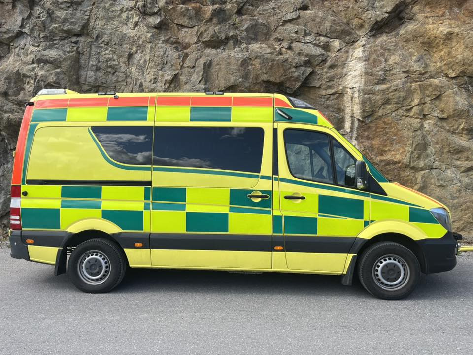 Mercedes-Benz Sprinter 319 - AMBULANCE / Krankenwagen / Ambulancia - Ambulância: foto 4 Mercedes-Benz Sprinter 319 - AMBULANCE / Krankenwagen / Ambulancia - Ambulância: foto 4