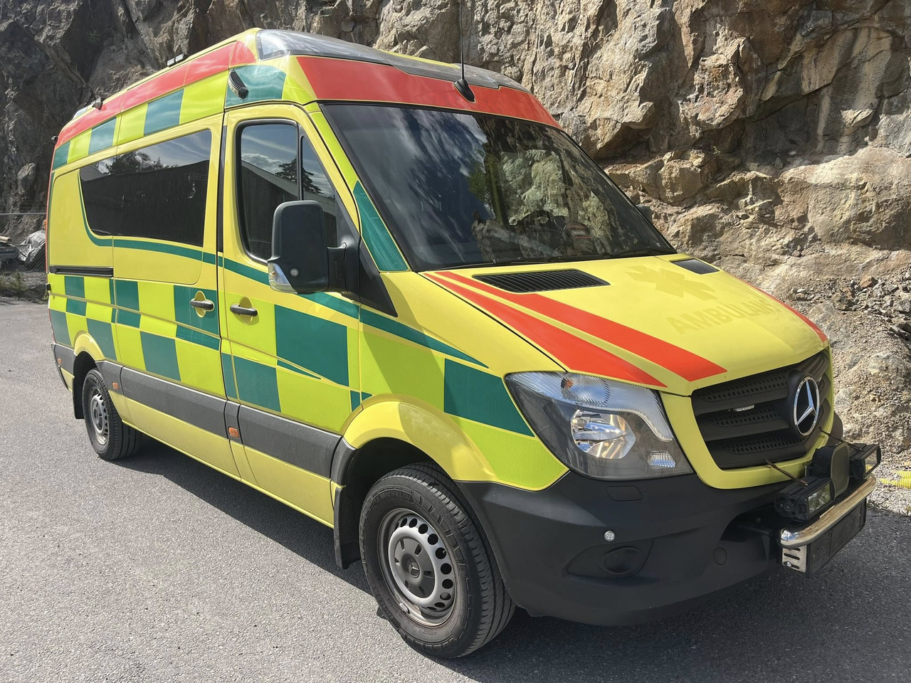 Mercedes-Benz Sprinter 319 - AMBULANCE / Krankenwagen / Ambulancia - Ambulância: foto 2 Mercedes-Benz Sprinter 319 - AMBULANCE / Krankenwagen / Ambulancia - Ambulância: foto 2